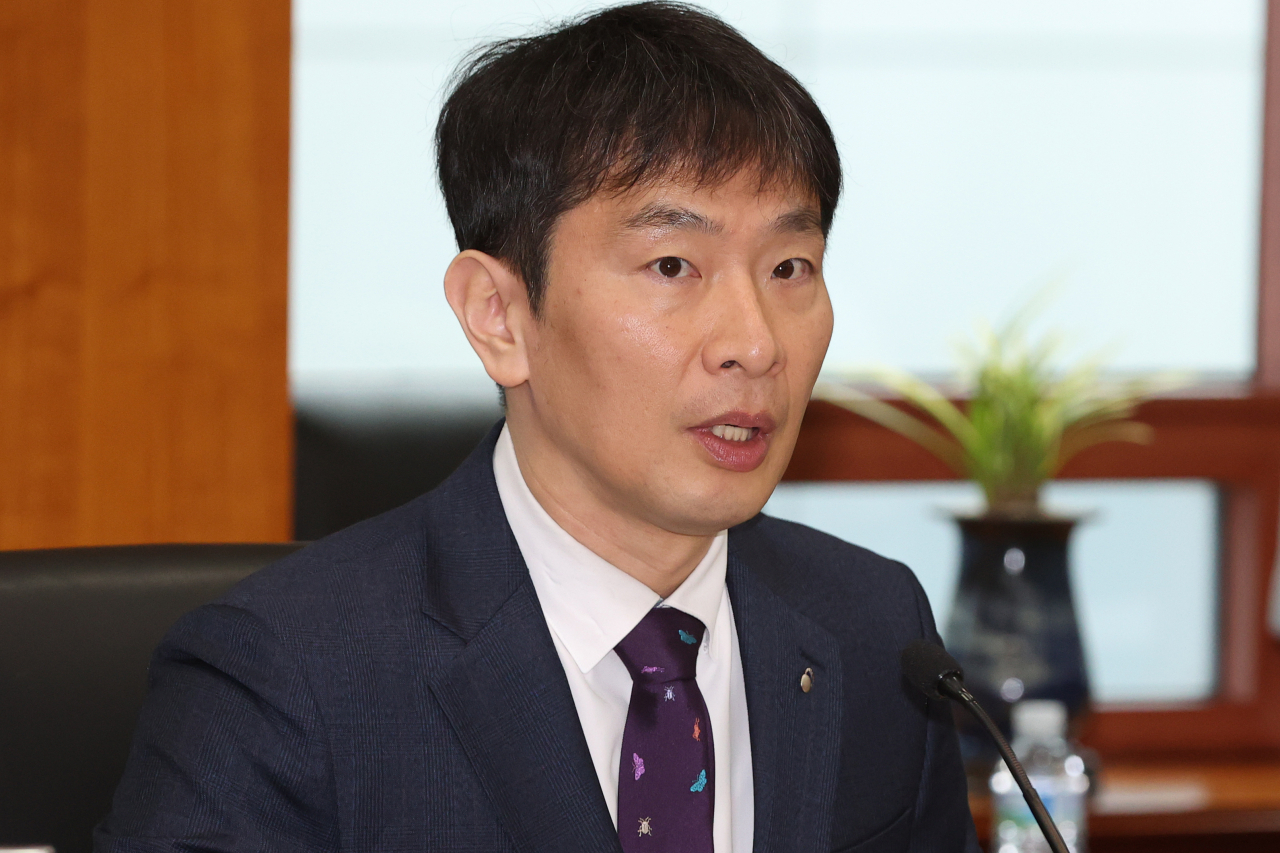 이복현 금융감독원장이 2일 오전 서울 여의도 금융투자협회에서 열린 금융감독원장-증권사 CEO 간담회에서 발언하고 있다. 연합뉴스