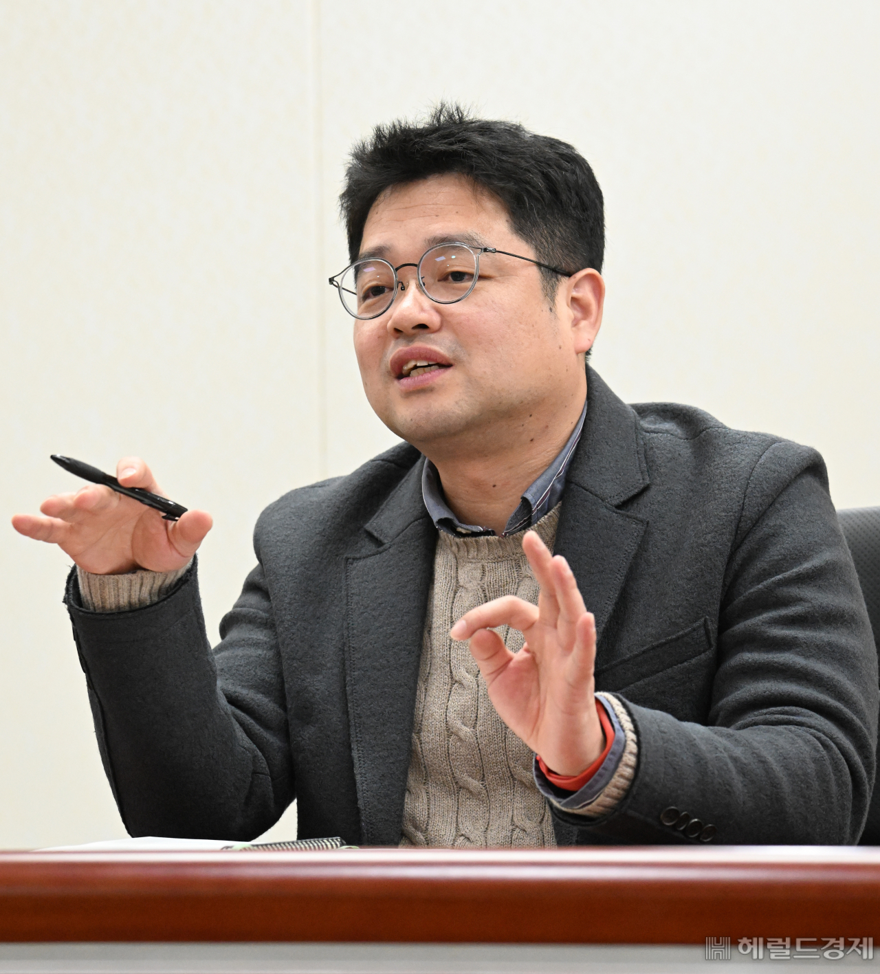 20일 대전광역시 서구 정부대전청사에서 특허청 특별사법경찰 이형원 팀장이 헤럴드경제와 인터뷰를 하고 있다. 대전=임세준 기자