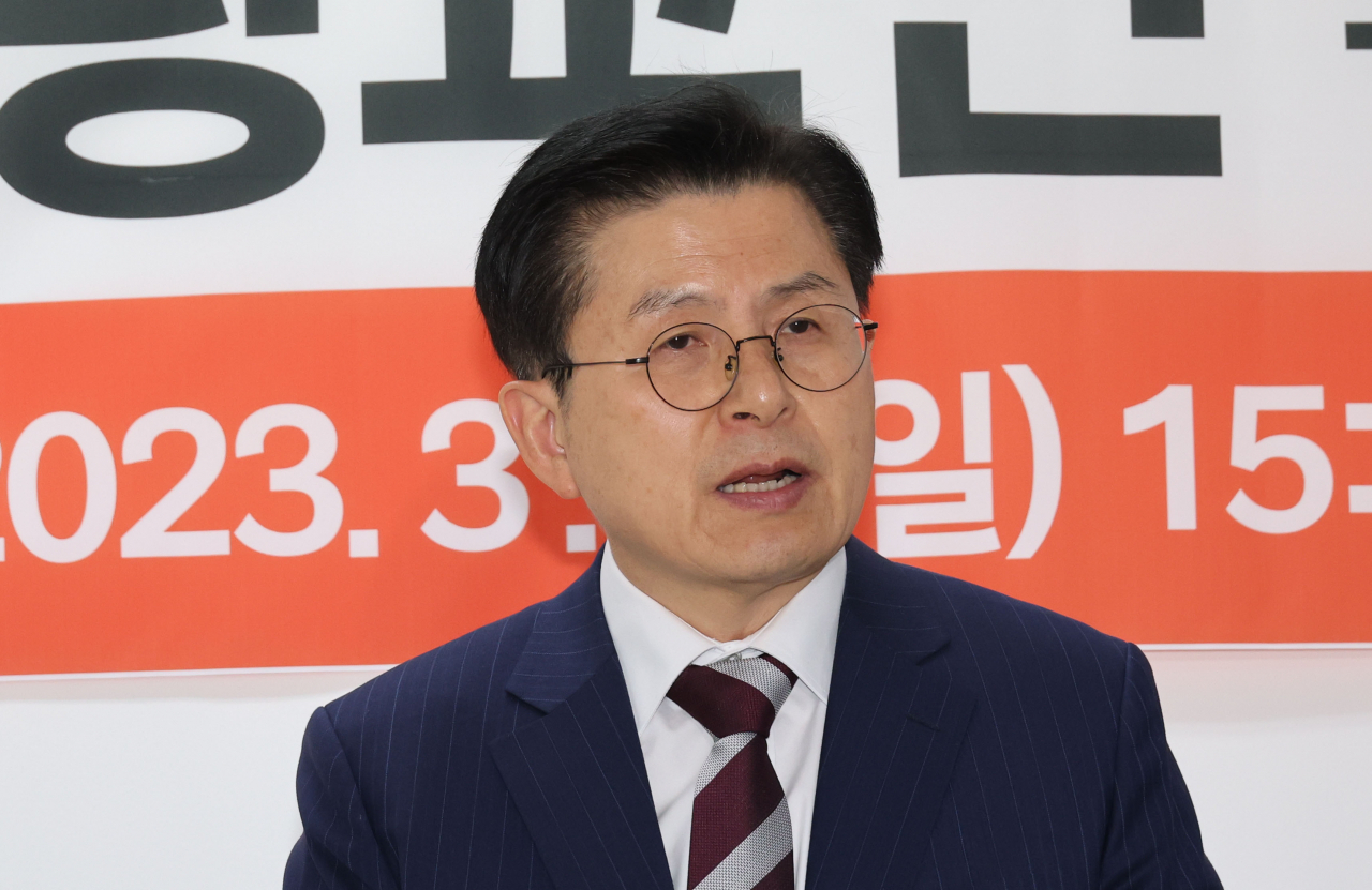 황교안 국민의힘 당 대표 후보가 5일 오후 서울 여의도 선거캠프에서 전광훈 목사 고소 등 현안에 대해 특별기자회견을 하고 있다. [연합]