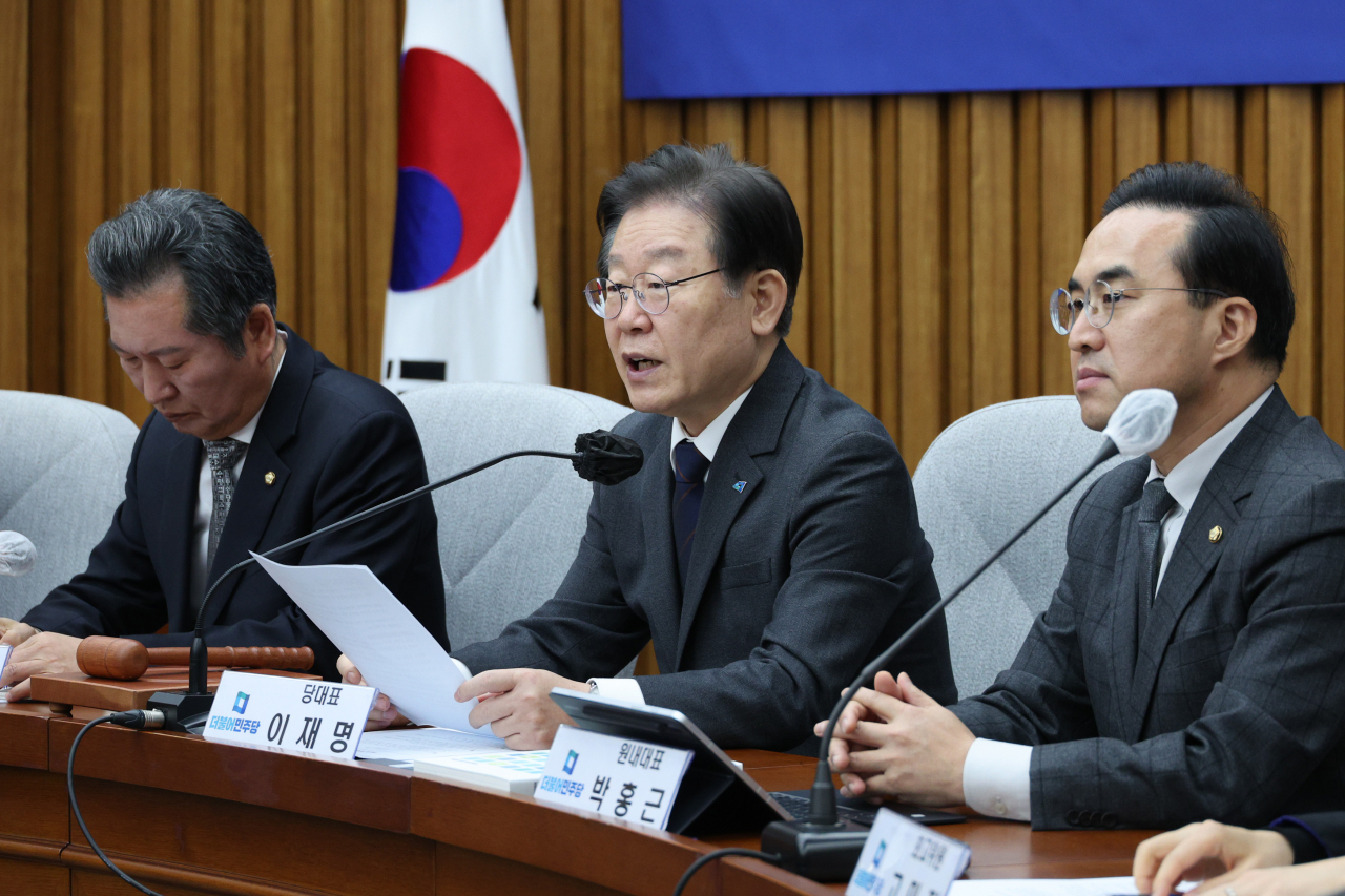 이재명 더불어민주당 대표가 6일 오전 국회에서 열린 확대간부회의에서 발언하고 있다. [연합]