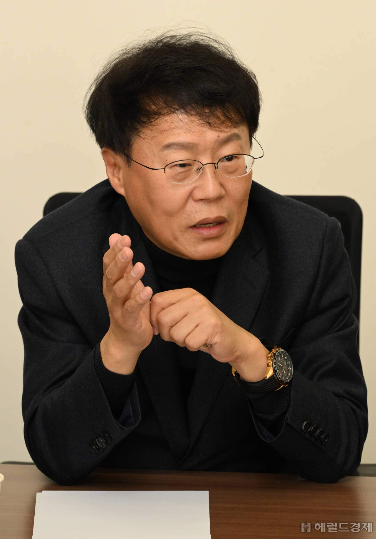 6일 오전 서울 용산구 헤럴드스퀘어에서 열린 ‘의대 쏠림 긴급 좌담회’에서 박재근 한양대 융합전자공학부 교수가 발언하고 있다. [사진=박해묵 기자]