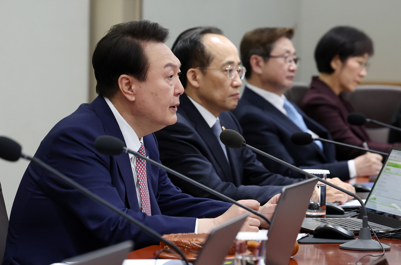 윤석열 대통령이 지난 7일 서울 용산 대통령실 청사에서 열린 국무회의에서 발언하고 있다. [연합]