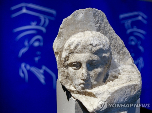 바티칸박물관이 그리스에 반환하는 파르테논 신전 조각품 3점 중 하나. [AP=연합]