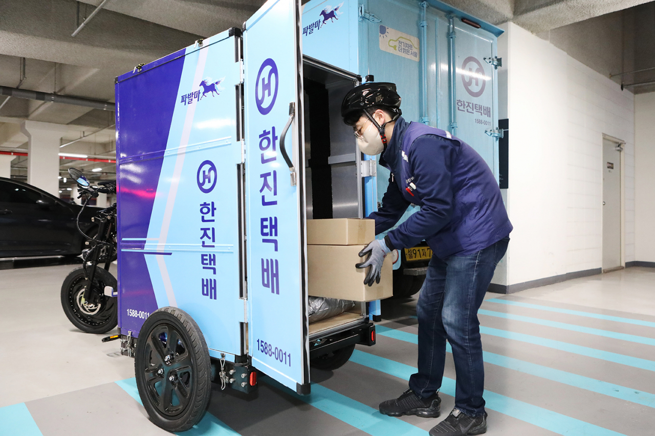 한진 카고 바이크 배송 서비스. [한진 제공]