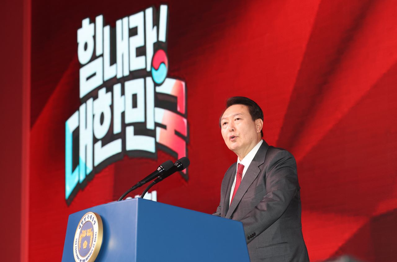 윤석열 대통령이 8일 경기도 고양시 킨텍스에서 열린 국민의힘 제3차 전당대회에서 축사를 하고 있다. [연합]