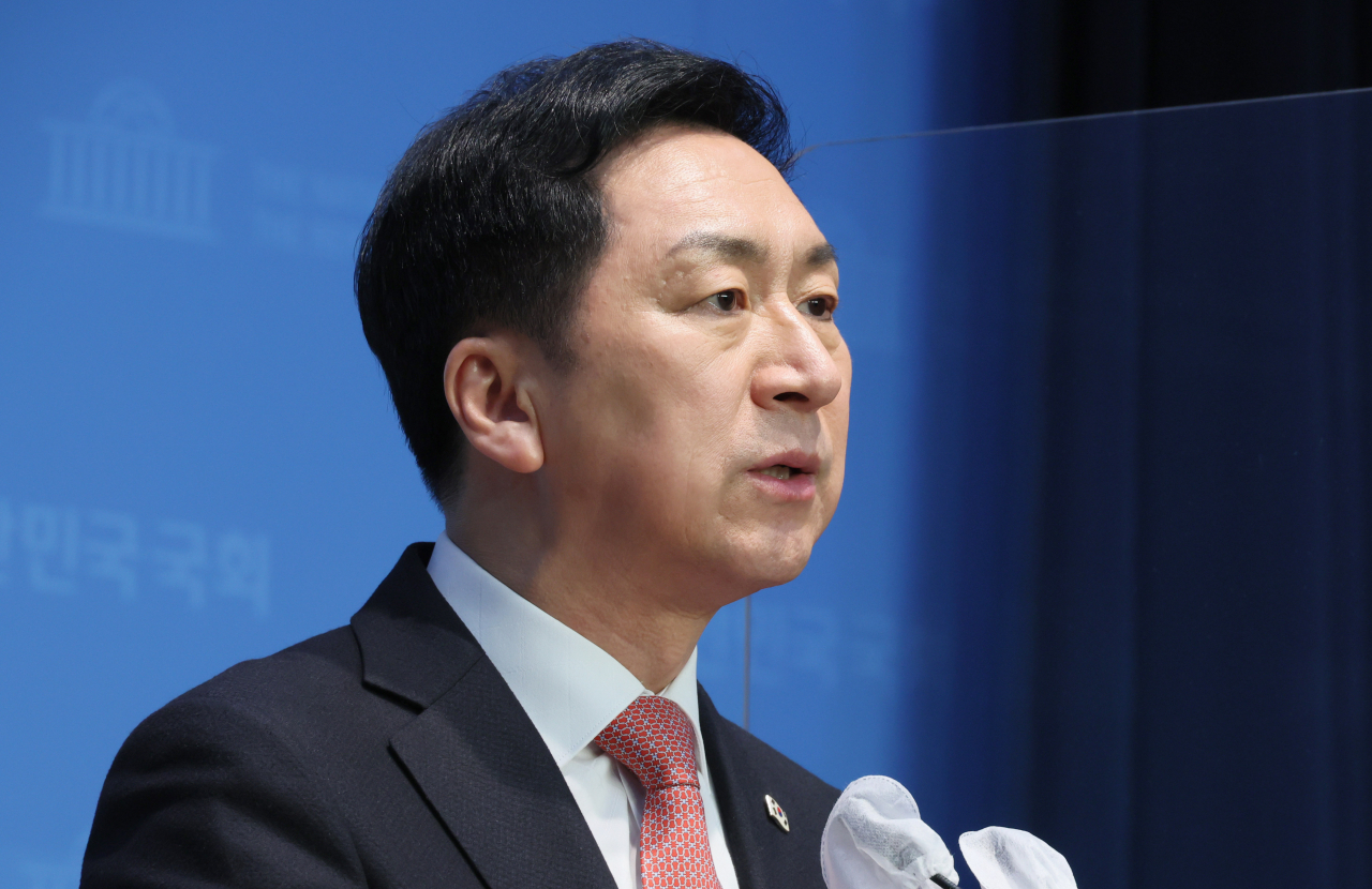 국민의힘 김기현 당대표 후보가 3일 오후 국회 소통관에서 전당대회 관련 기자회견을 하고 있다. [연합]