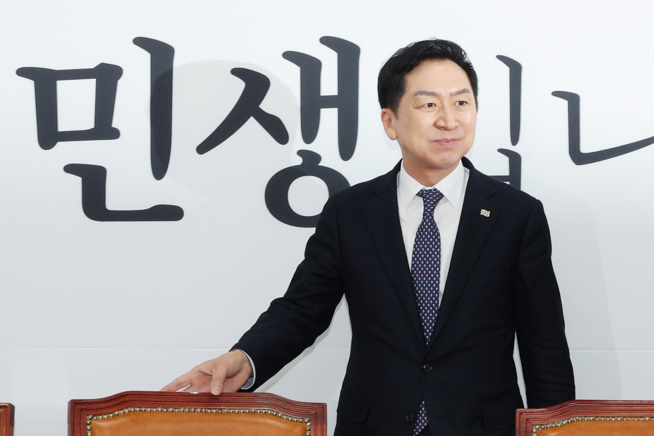 국민의힘 김기현 신임 당 대표가 9일 오전 국회에서 열린 최고위원회의에 입장하고 있다. [연합]