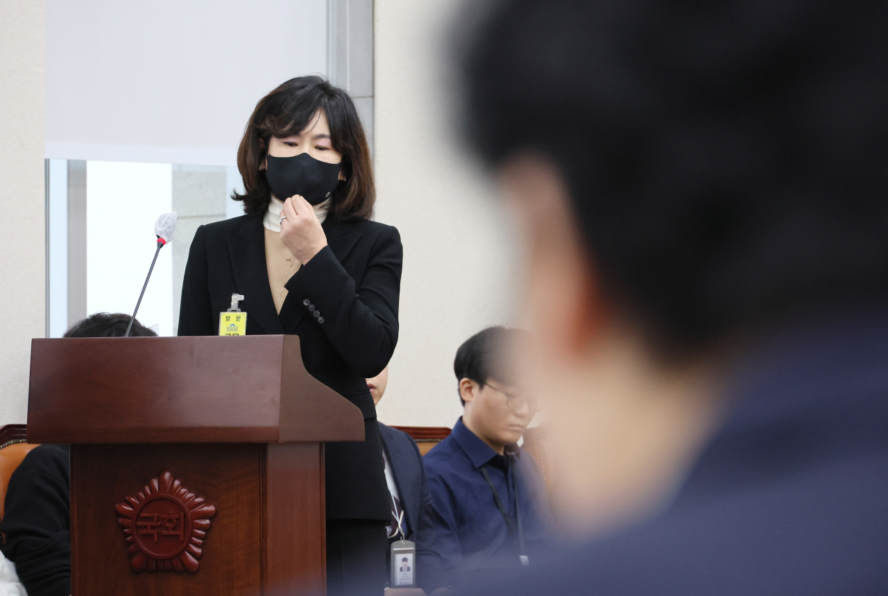 고은정 반포고등학교 교장이 9일 오전 열린 국회 교육위원회 '정순신 아들 학폭' 관련 현안 질의에 참고인으로 출석, 답변하고 있다. [연합]