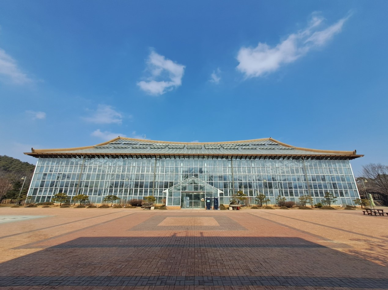 A panoramic view of Hwaseong Botanical Garden (Lee Si-jin/The Korea Herald)