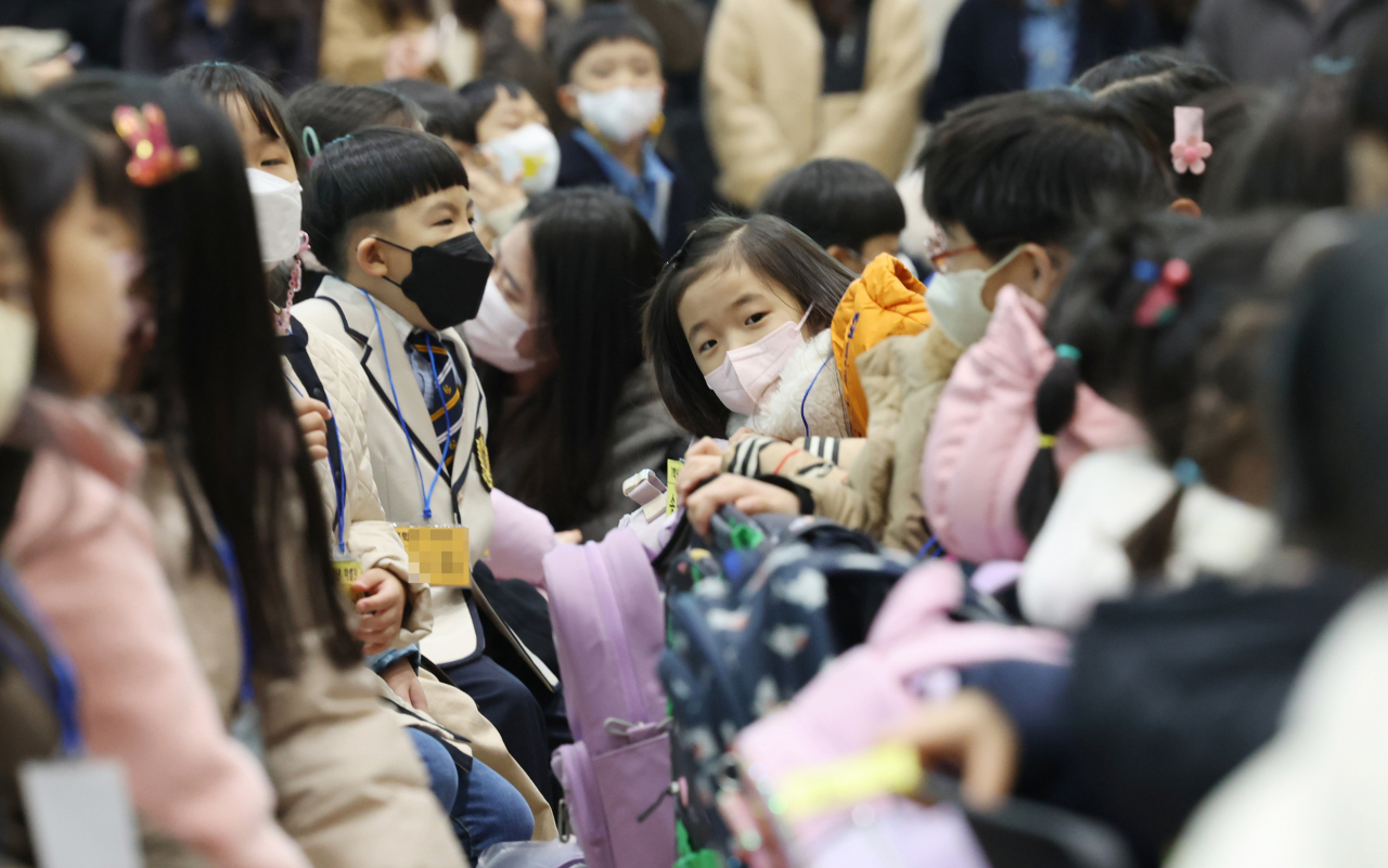 지난 2일 입학식을 진행하고 있는 한 초등학교. 사진은 기사 내용과 직접적 관련 없음. [연합]