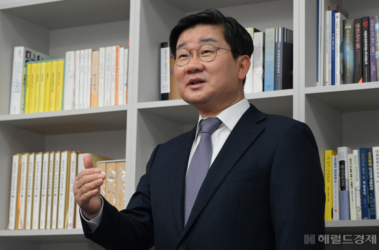 전해철 더불어민주당 의원이 9일 서울 영등포구 여의도 국회의원회관에서 헤럴드경제와 인터뷰를 하고 있다. 임세준 기자
