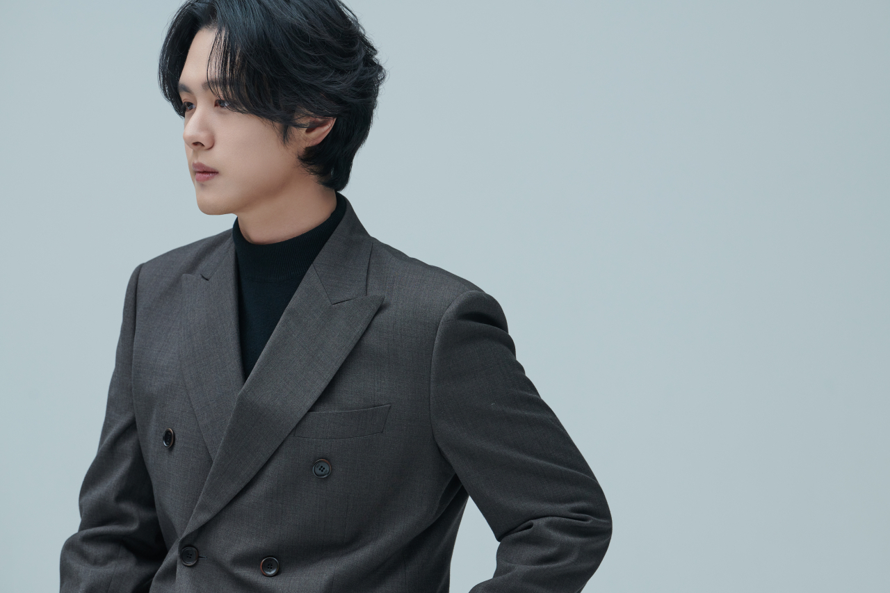 테너 김민석은 대중음악을 좋아해 ‘노래하는 사람’이 되고 싶었고, ‘성악의 재능’을 발견해 클래식 음악가의 길에 접어들었다. [아트앤아티스트 제공]
