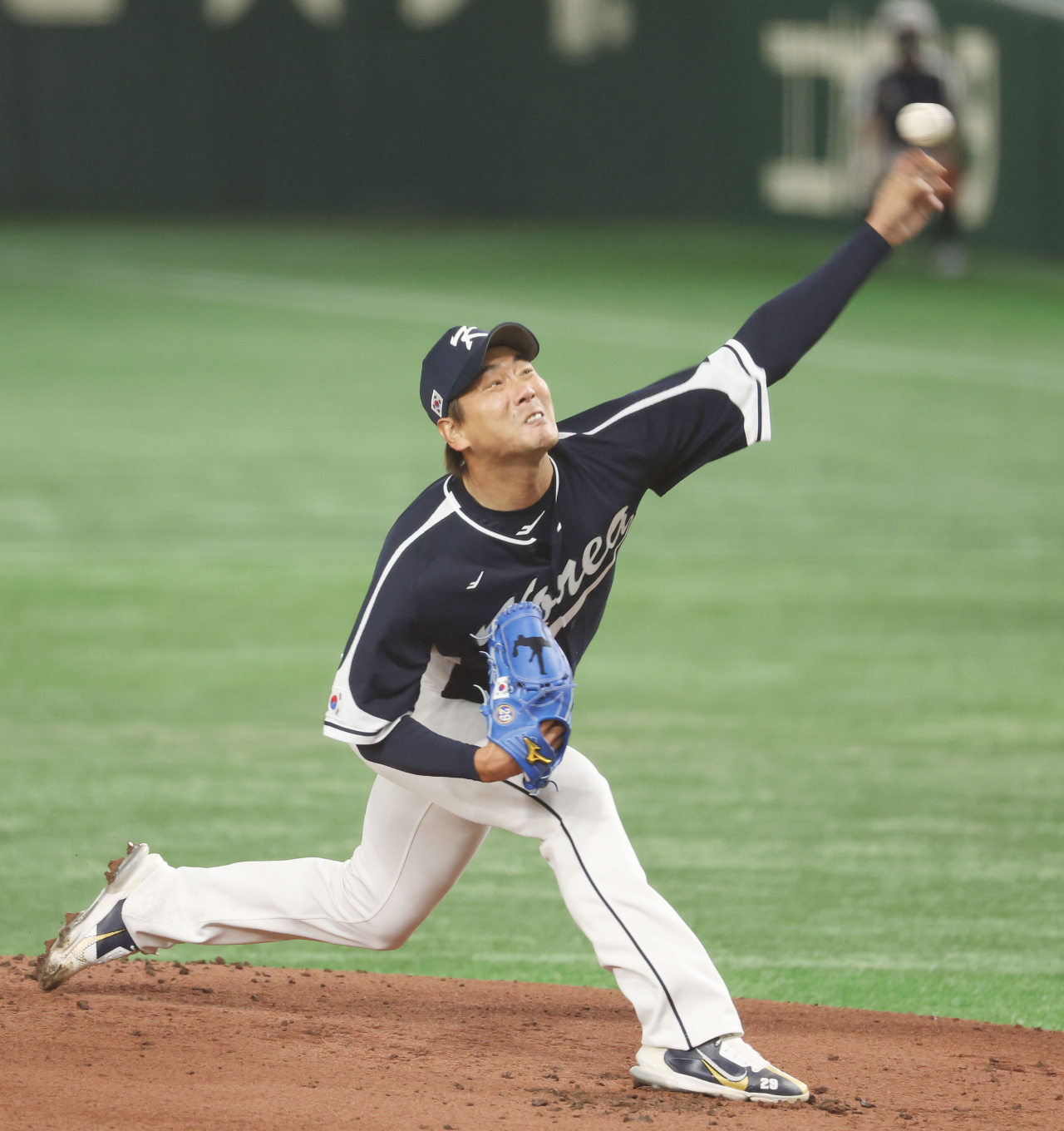 10일 오후 일본 도쿄돔에서 열린 2023 월드베이스볼클래식(WBC) B조 본선 1라운드 한국과 일본의 경기. 한국 선발투수 김광현이 역투하고 있다. 연합뉴스