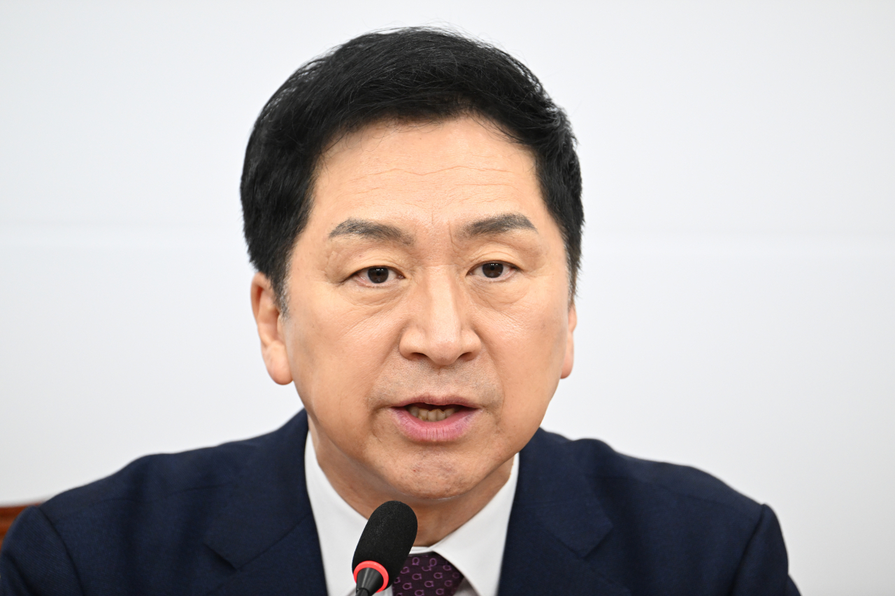 13일 서울 영등포구 여의도 국회에서 국민의힘 최고위원회의가 열려 김기현 대표가 발언하고 있다. 임세준 기자