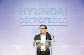 정몽혁 현대코퍼레이션 회장이 지난해 9월 서울 종로구 포시즌스호텔에서 열린 창립 46주년 행사에서 인사말을 하는 모습. [현대코퍼레이션 제공]