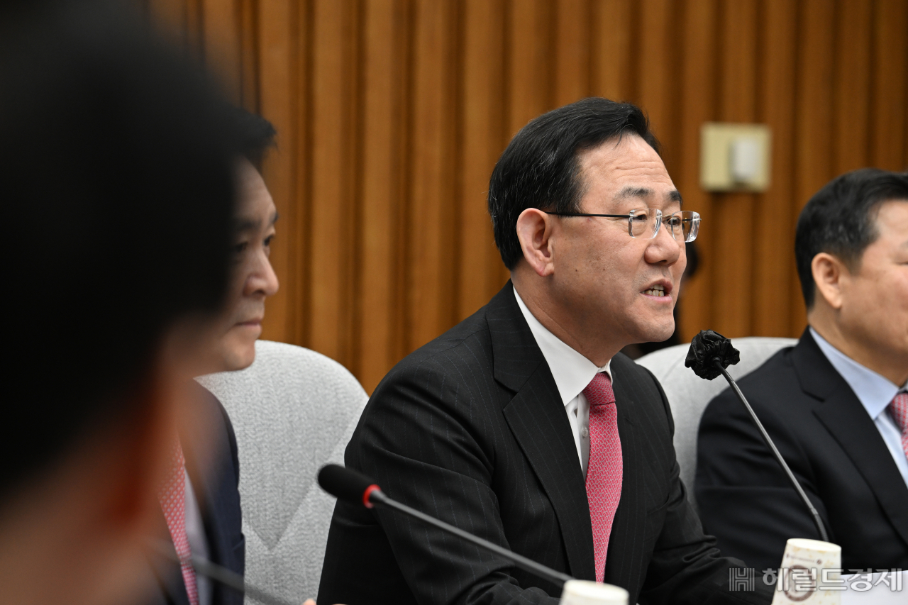 국민의힘 원내대책회의가 14일 서울 영등포구 여의도 국회에서 열려 주호영 원내대표가 발언하고 있다. 임세준 기자