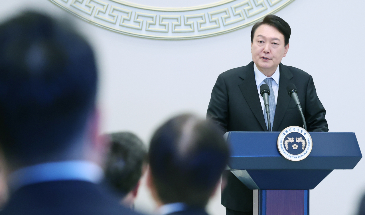 윤석열 대통령이 14일 청와대 영빈관에서 열린 일자리창출 우수기업 최고경영자(CEO) 초청 오찬에서 인사말을 하고 있다. [연합]