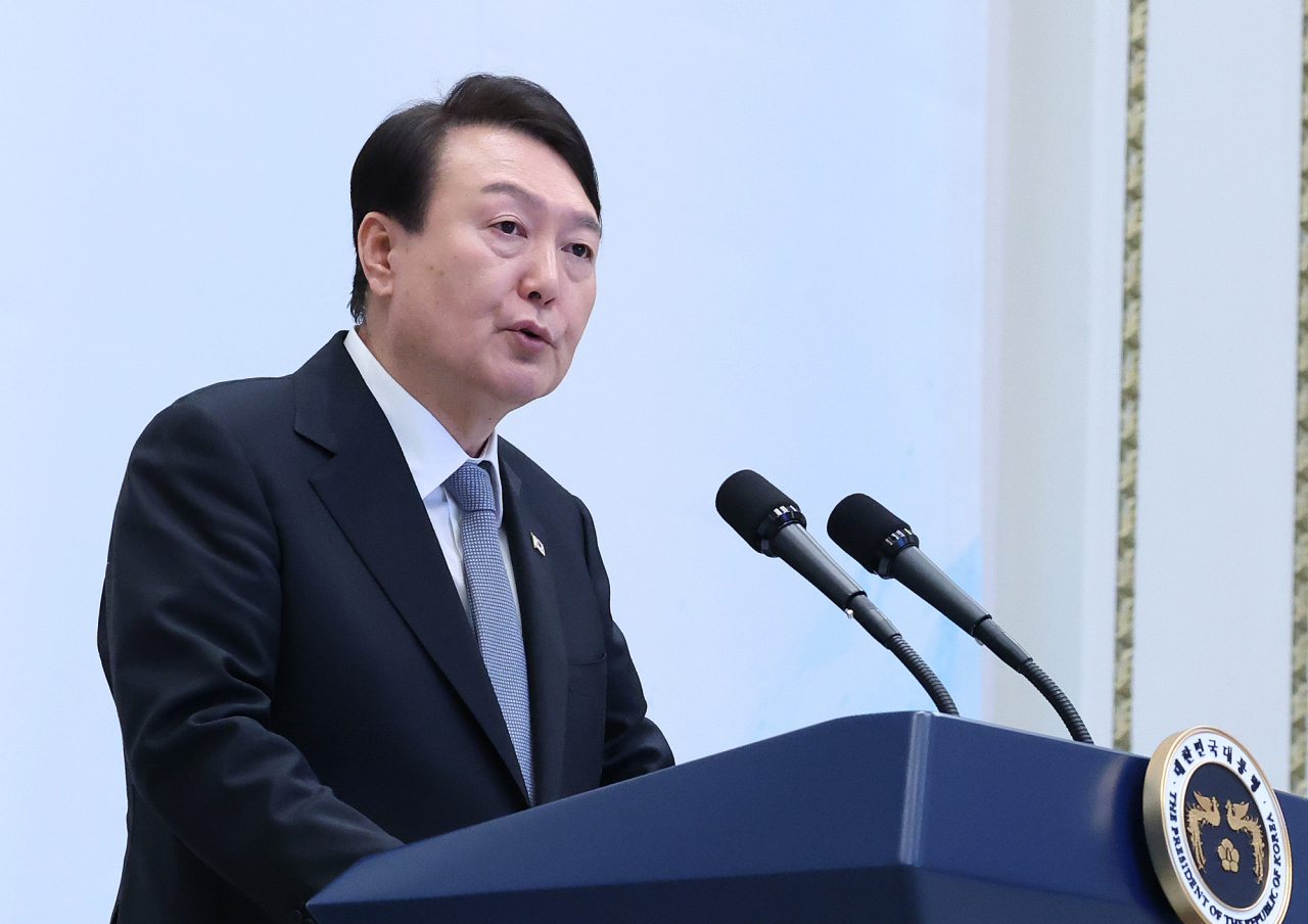 윤석열 대통령이 14일 청와대 영빈관에서 열린 일자리창출 우수기업 최고경영자(CEO) 초청 오찬에서 인사말을 하고 있다. [연합]