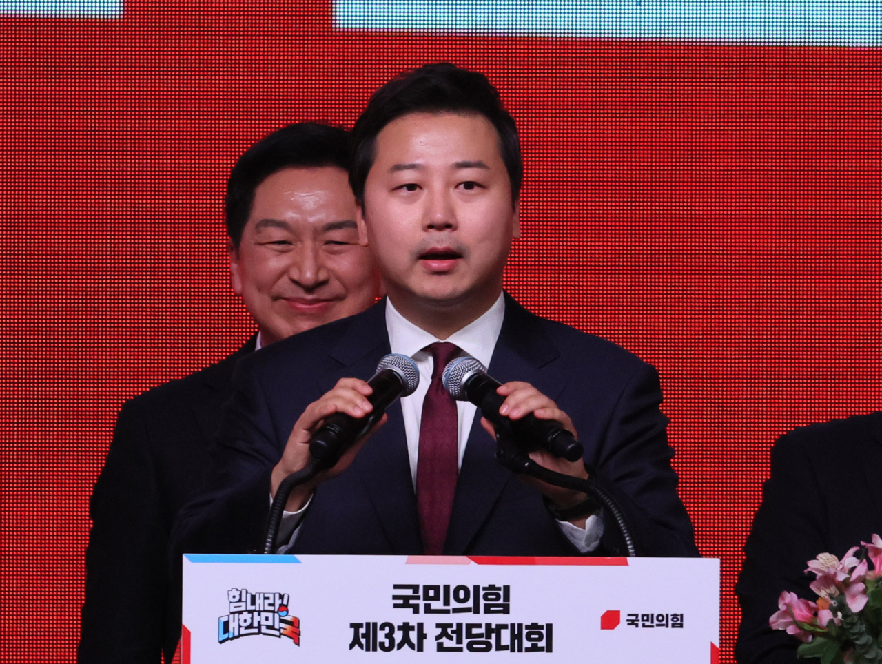 8일 오후 경기도 고양시 일산 킨텍스에서 열린 국민의힘 제3차 전당대회에서 장예찬 청년 최고위원이 당선 인사를 하고 있다. [연합]