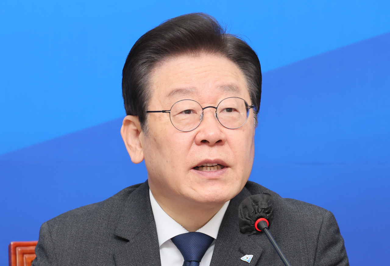 이재명 더불어민주당 대표가 15일 오전 국회에서 열린 최고위원회의에서 발언하고 있다. [연합]