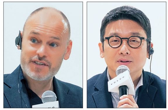 비에른 앤월(왼쪽) 볼보 CCO. 이윤모 볼보 자동차코리아 대표이사. [볼보 제공]