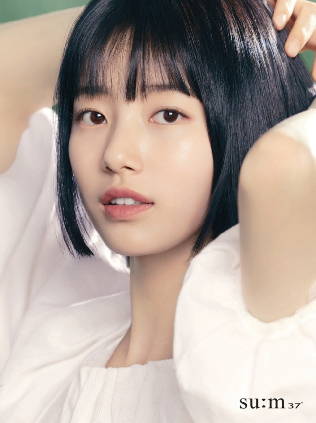 숨37&deg; 새 모델로 발탁된 가수 겸 배우 수지. [LG생활건강 제공]