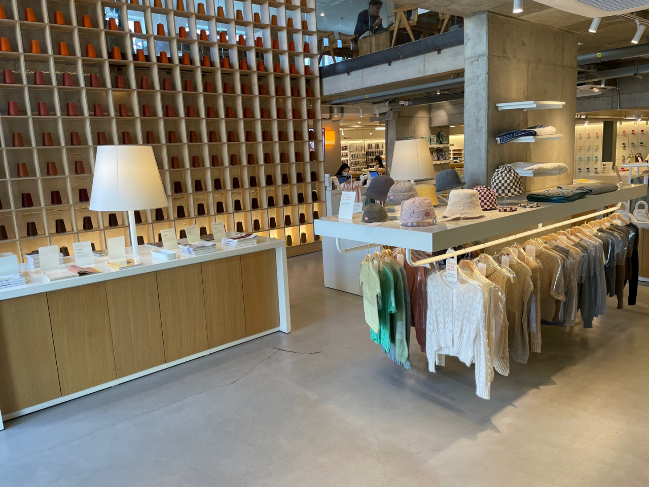 The first floor of Banul Story offers a shop with all kinds of knitting materials. (Park Ga-young/The Korea Herald)
