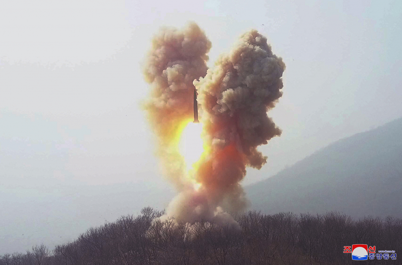 북한은 지난 18∼19일 전술핵운용부대들의 '핵반격 가상 종합전술훈련'을 진행했다고 조선중앙통신이 20일 보도했다. [연합]