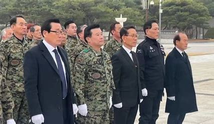 특전사동지회 5.18 묘역 참배