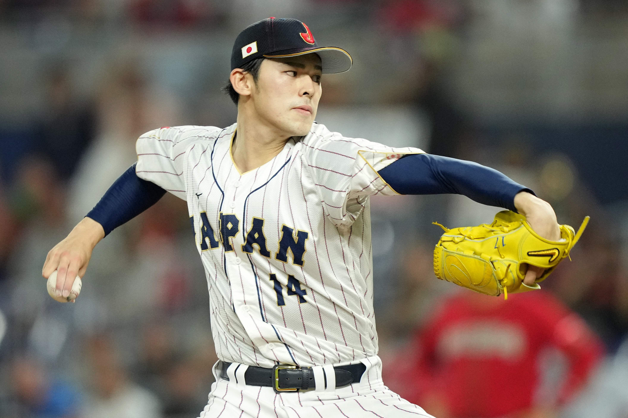 일본의 선발투수 사사키 로키가 멕시코와의 WBC 준결승에서 4이닝을 던지며 3점홈런을 내주고 강판됐다.[AFP]