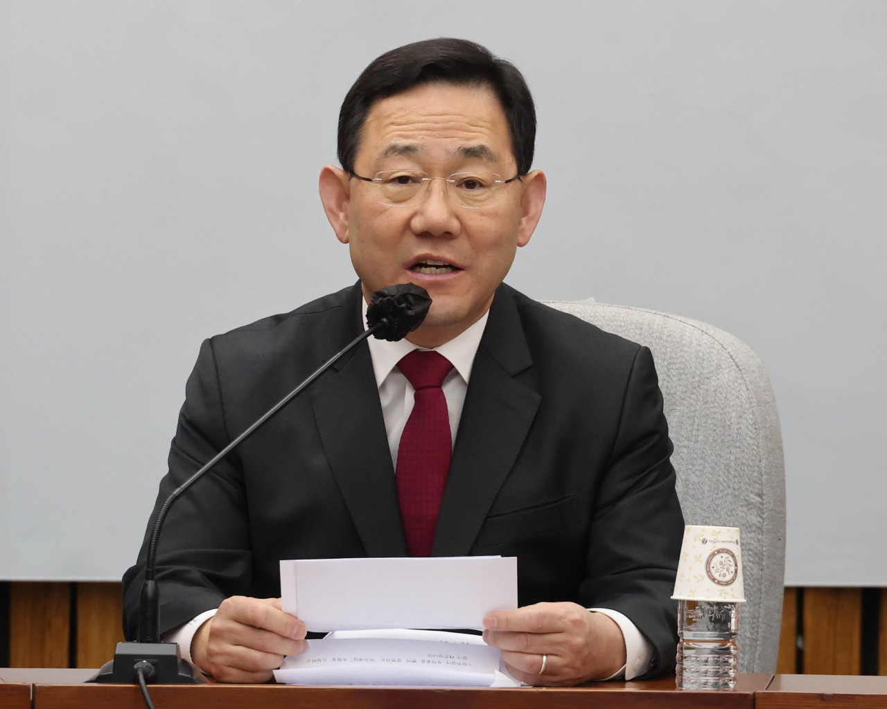 국민의힘 주호영 원내대표가 21일 국회에서 열린 원내대책회의에서 발언하고 있다. [연합]