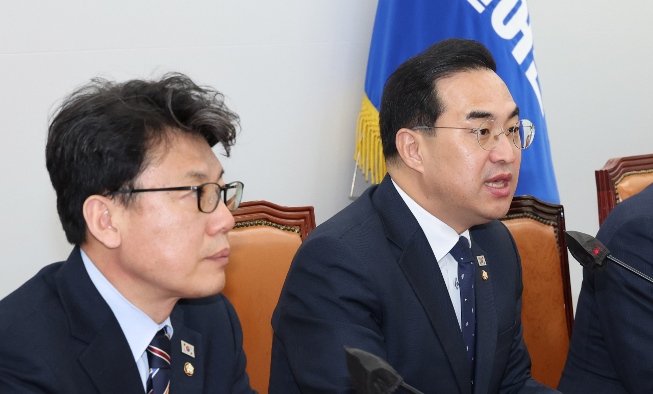 박홍근 더불어민주당 원내대표가 21일 오전 서울 여의도 국회에서 열린 원내대책회의에서 발언하고 있다. [연합]