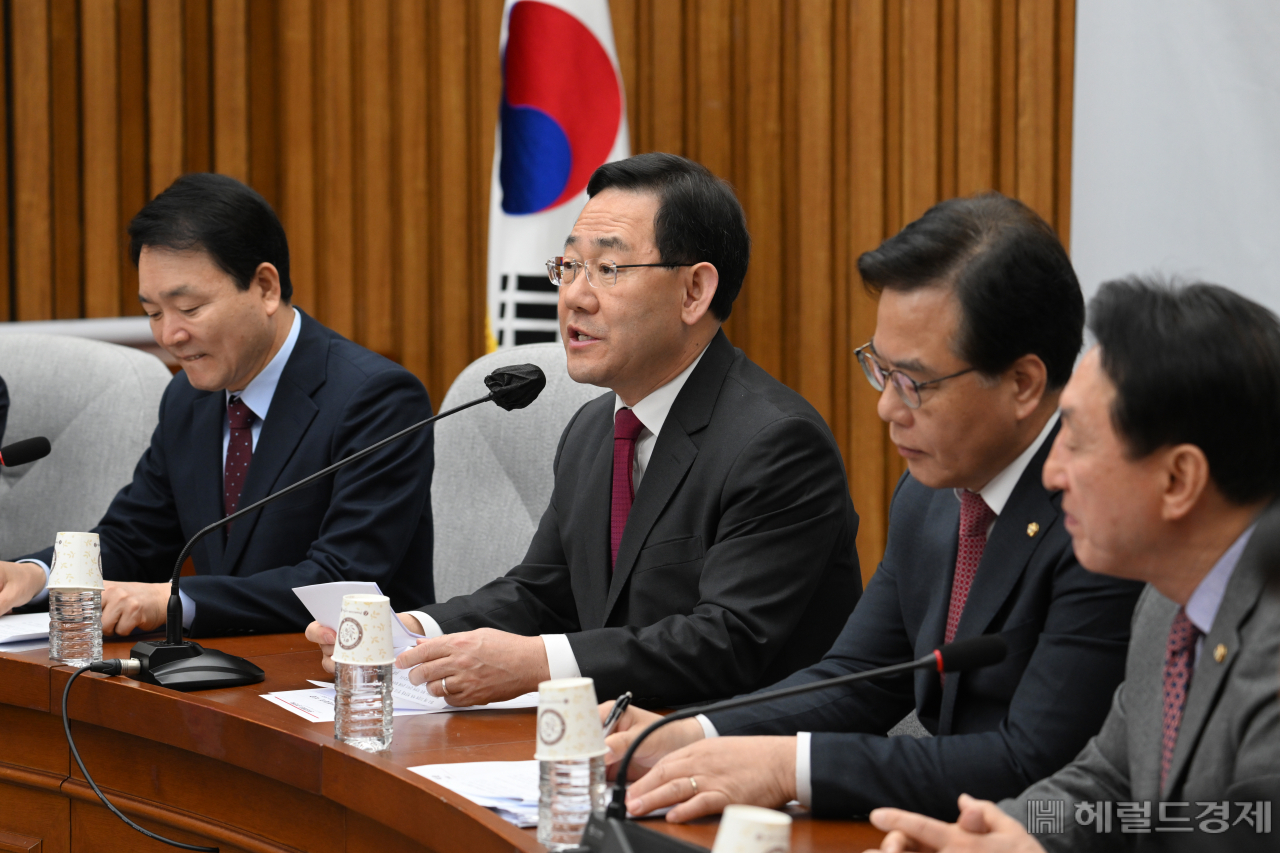 주호영 국민의힘 원내대표가 21일 서울 영등포구 여의도 국회에서 열린 원내대책회의에 참석해 발언하고 있다. 임세준 기자