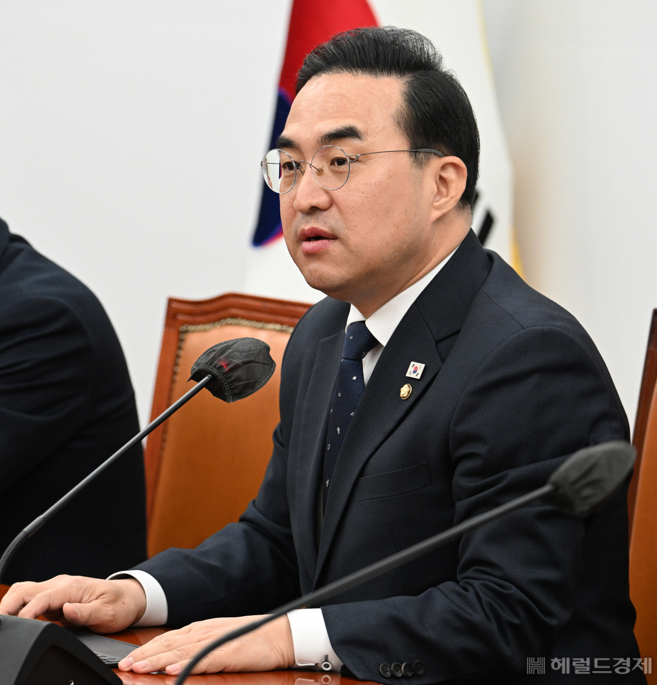박홍근 더불어민주당 원내대표가 21일 서울 영등포구 여의도 국회에서 열린 원내대책회의에 참석해 발언하고 있다. 임세준 기자