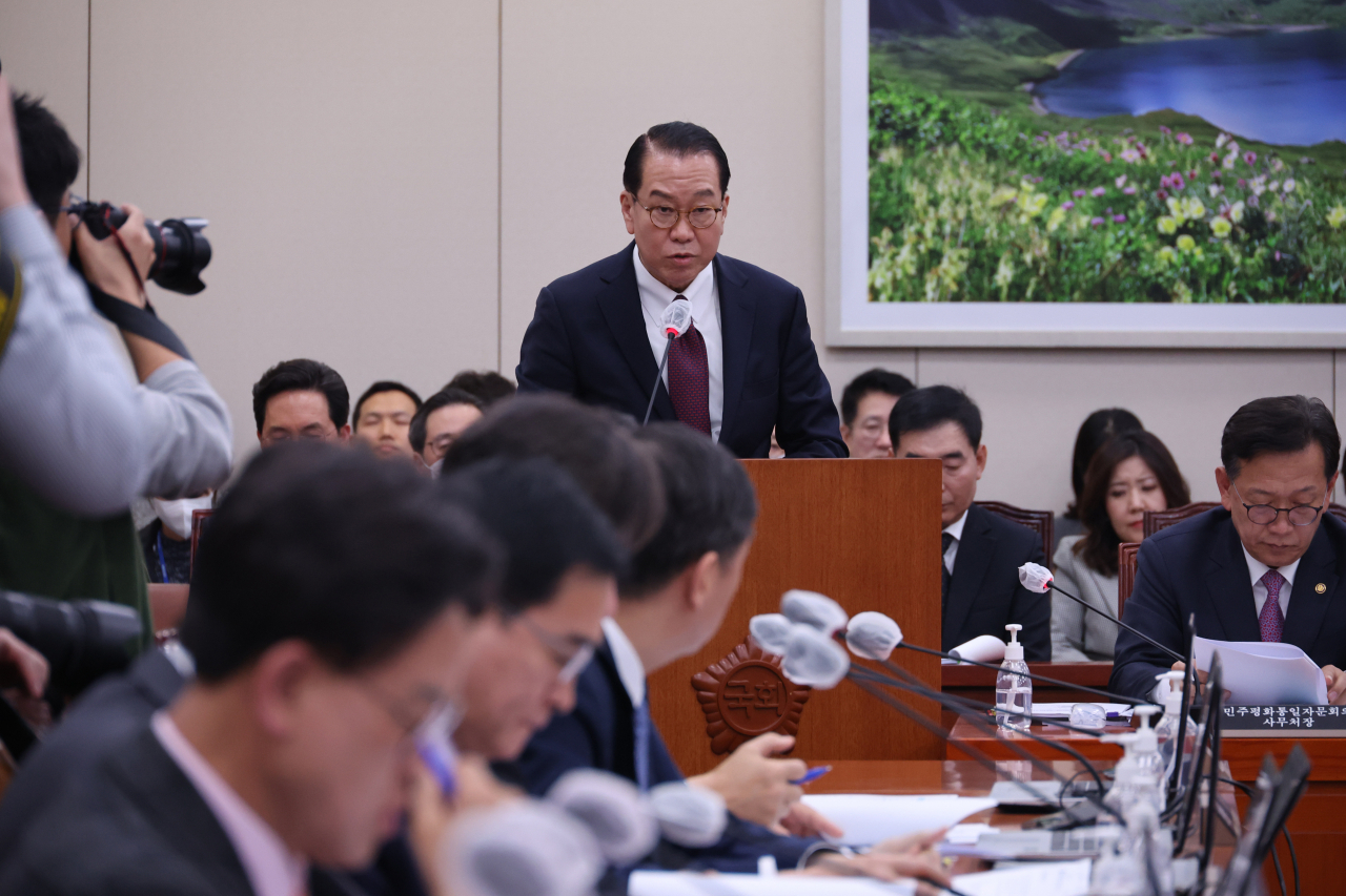 권영세 통일부 장관이 21일 오후 국회에서 열린 외교통일위원회 전체회의에서 현안보고를 하고 있다. [연합]