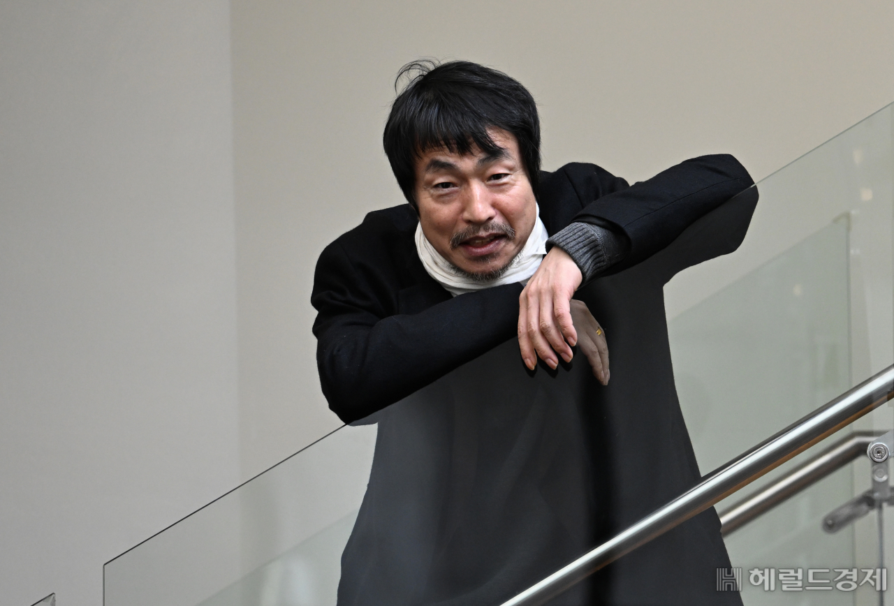서울시극단 고선웅 단장은 “‘저걸 왜 연극으로 만들었을까’ 싶은 작품이 아니라, 극장에서 두 시간을 투자해 볼 수 있는 작품을 만들겠다”고 했다. 임세준 기자
