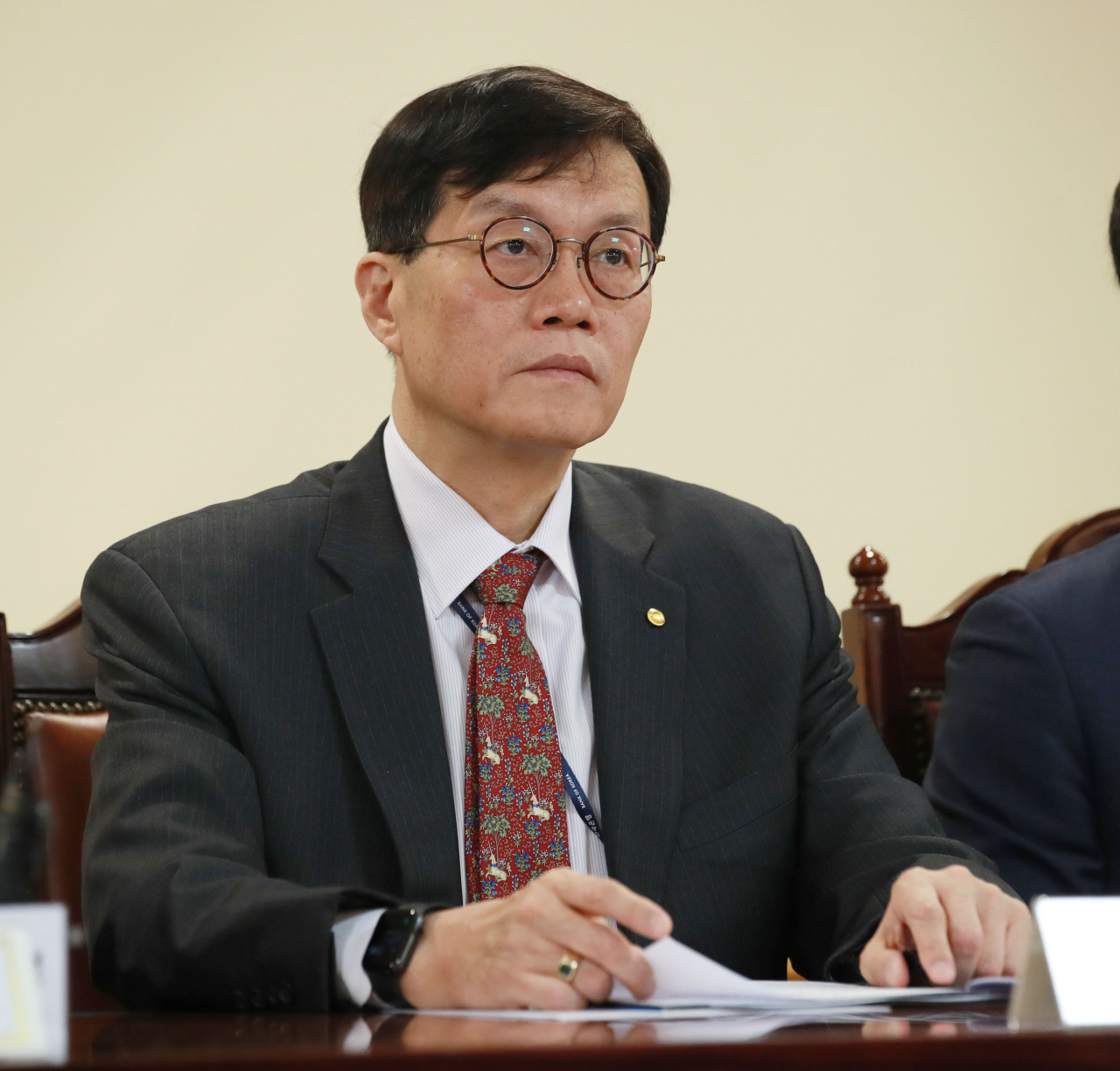 이창용 한국은행 총재가 23일 서울 중구 은행회관에서 열린 비상거시경제금융회의에 참석하고 있다. [사진=한국은행]