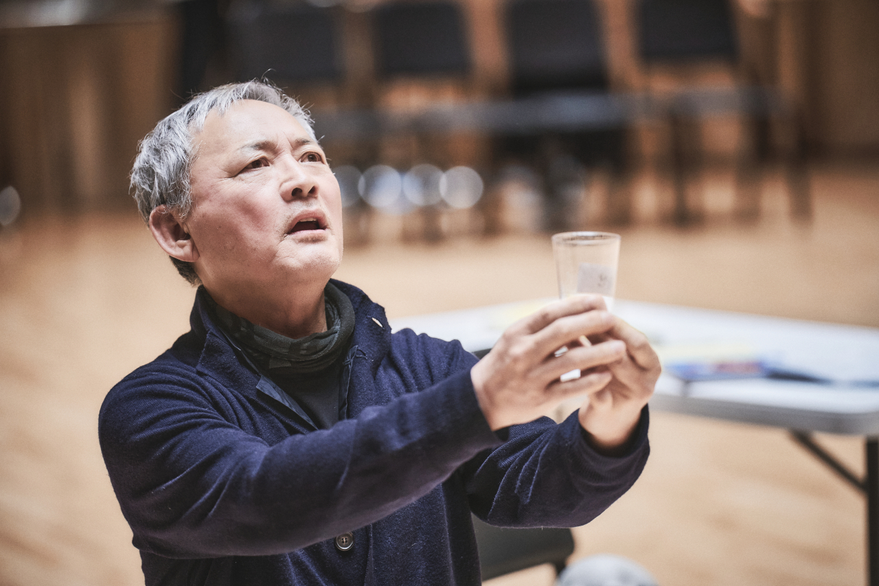 ‘파우스트’의 유인촌 [LG아트센터, 샘컴퍼니 제공]