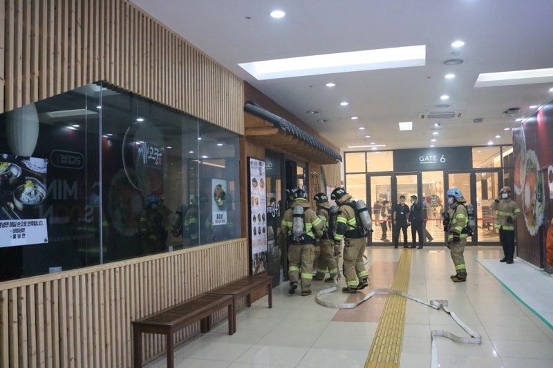 광주 종합버스터미널 문화관에서 화재가 발생했으나 큰 피해 없이 마무리됐다.