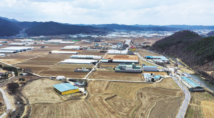 15일 대규모 시스템 반도체 국가산업단지로 지정된 경기도 용인시 처인구 남사읍 일대 모습 [연합]