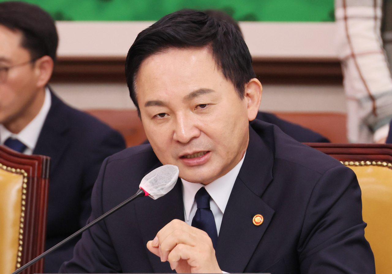 원희룡 국토교통부 장관이 23일 오전 열린 국회 국토교통위원회 전체회의에서 의원 질의에 답변하고 있다. [연합]