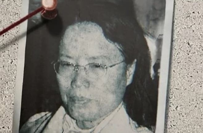 ‘아가동산’ 김기순 교주. [넷플릭스 ‘나는 신이다’ 포스터 캡처]