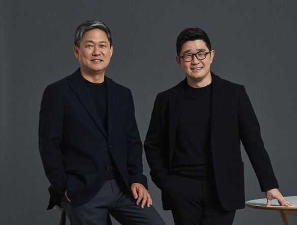김성수(왼쪽)·이진수 카카오엔터테인먼트 각자 대표. [카카오 제공]
