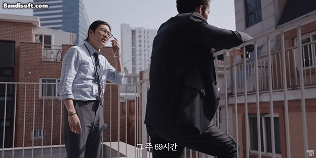 유튜브 채널 '너덜트'에서 업로드한 주69시간 풍자 숏무비 [유튜브 화면 캡처]