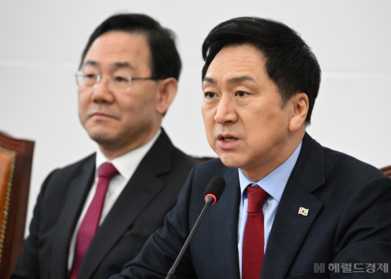 김기현 국민의힘 당대표가 27일 서울 영등포구 여의도 국회의사당 본청에서 열린 국민의힘 최고위원회의에 참석해 발언하고 있다. 임세준 기자