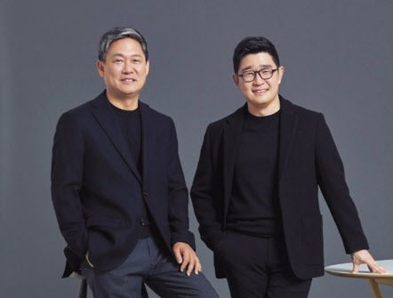 김성수(왼쪽부터)·이진수 카카오엔터테인먼트 각자 대표 [카카오 제공]
