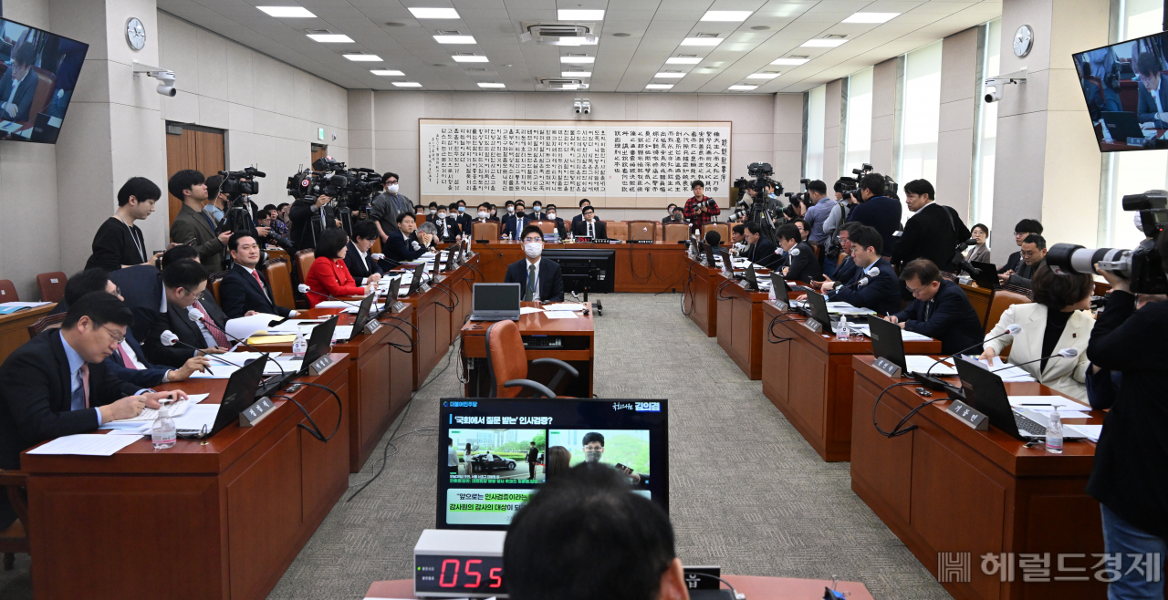 국회 법제사법위원회 전체회의가 27일 서울 영등포구 여의도 국회의사당 본청에서 열리고 있다. 임세준 기자
