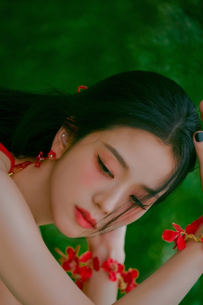 K-POP・アジア BLACKPINK Jisoo Me Flower Today's K-pop] Blackpink's Jisoo sells 1.24m copies of solo