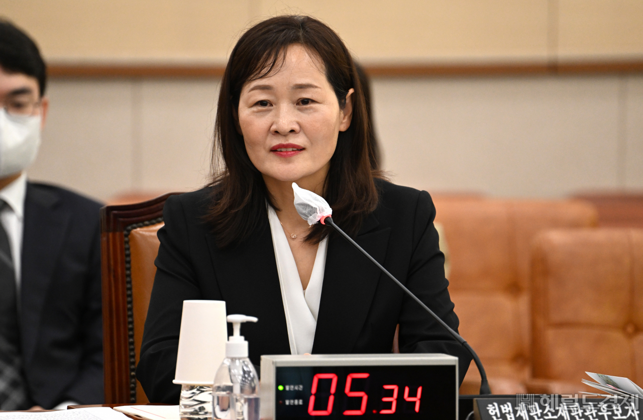 정정미 헌법재판관 후보자 인사청문회가 29일 서울 영등포구 여의도 국회 법제사법위원회에서 열려 정 후보자가 질의에 답변하고 있다. 임세준 기자