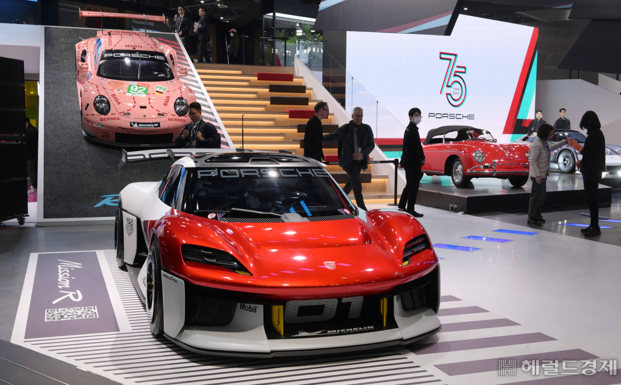 전 세계 모빌리티 산업 패권의 각축장인 2023서울모빌리티쇼(Seoul Mobility Show 2023)의 미디어데이가 30일 오전 경기도 고양시 킨텍스 제1전시장에서 열렸다. 이상섭 기자